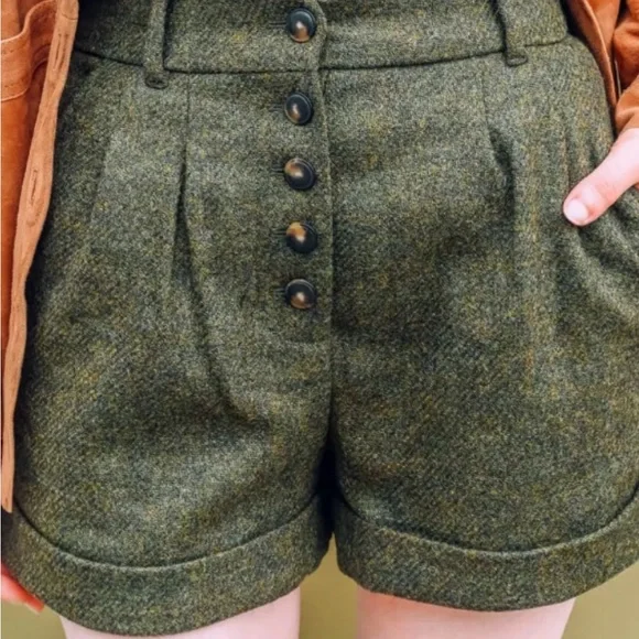 Sézane Wallace Shorts - Picture 2 of 10